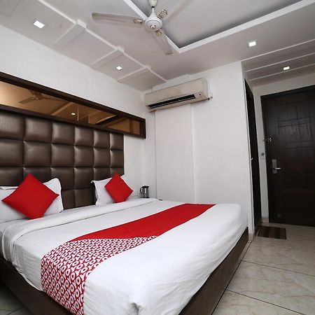 ניו דלהי Oyo 11150 Hotel Jmd Rooms מראה חיצוני תמונה