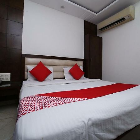 ניו דלהי Oyo 11150 Hotel Jmd Rooms מראה חיצוני תמונה