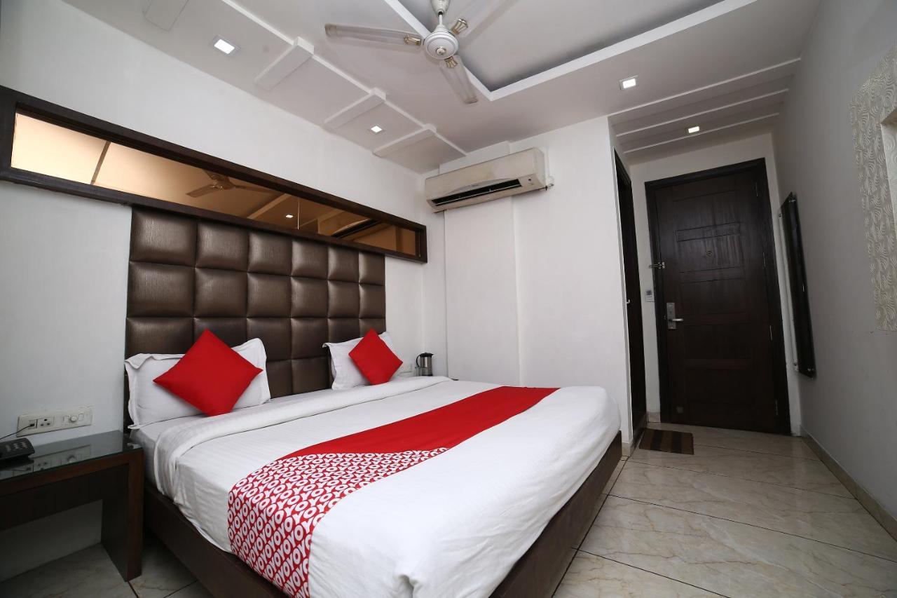 ניו דלהי Oyo 11150 Hotel Jmd Rooms מראה חיצוני תמונה