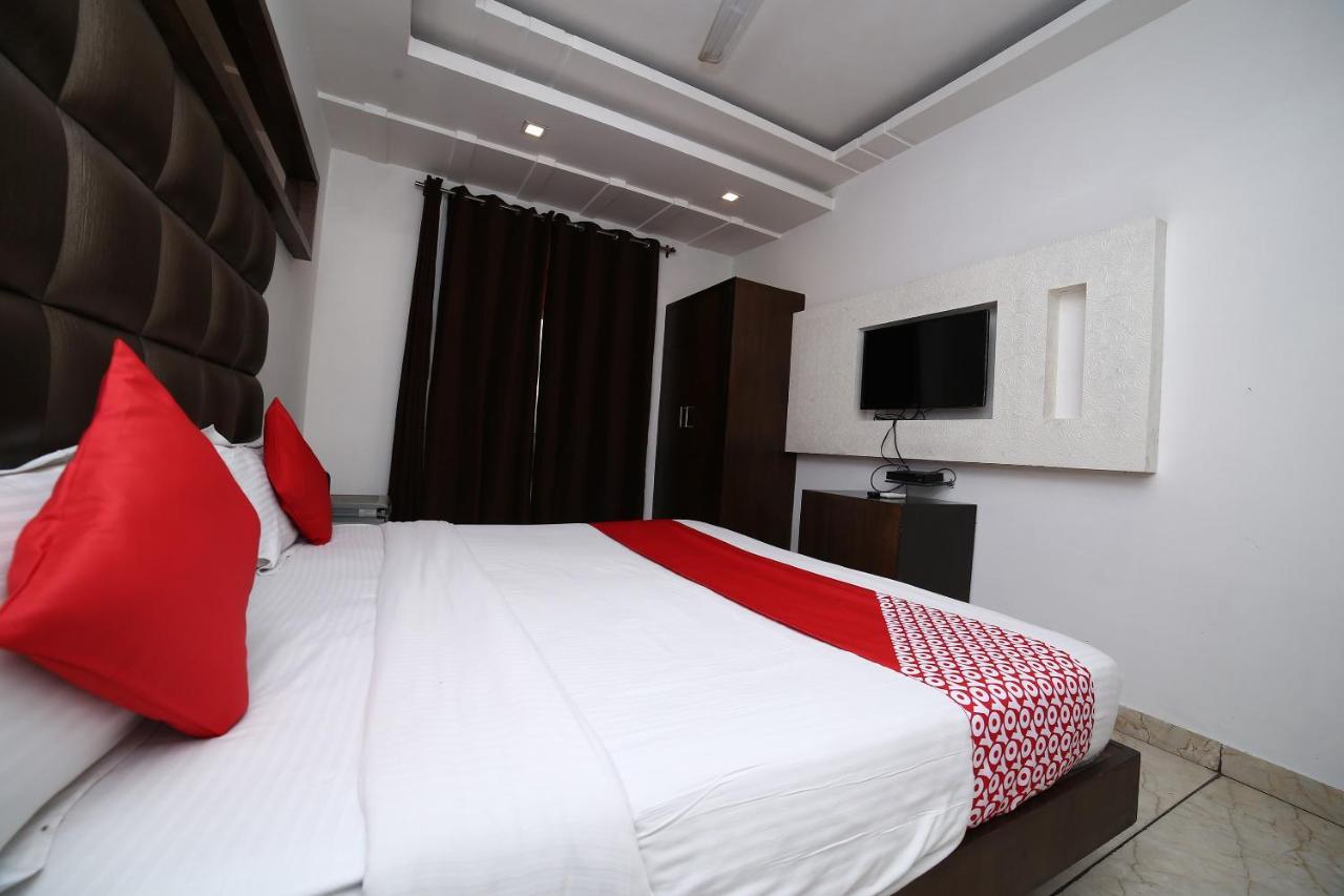 ניו דלהי Oyo 11150 Hotel Jmd Rooms מראה חיצוני תמונה