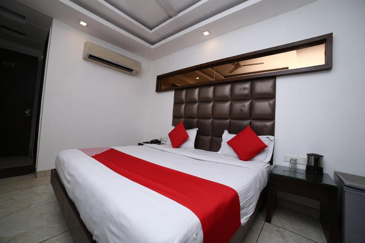 ניו דלהי Oyo 11150 Hotel Jmd Rooms מראה חיצוני תמונה