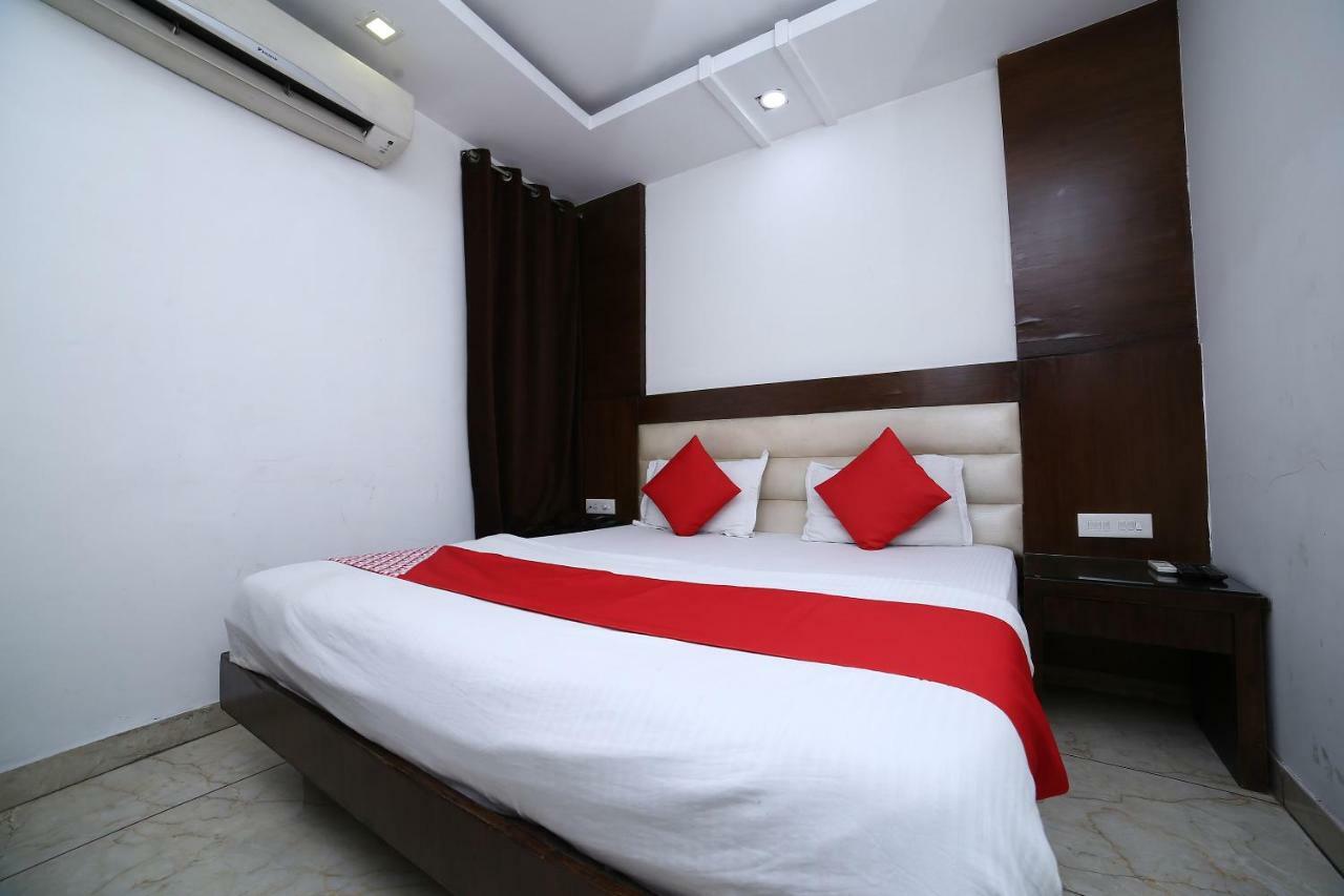 ניו דלהי Oyo 11150 Hotel Jmd Rooms מראה חיצוני תמונה