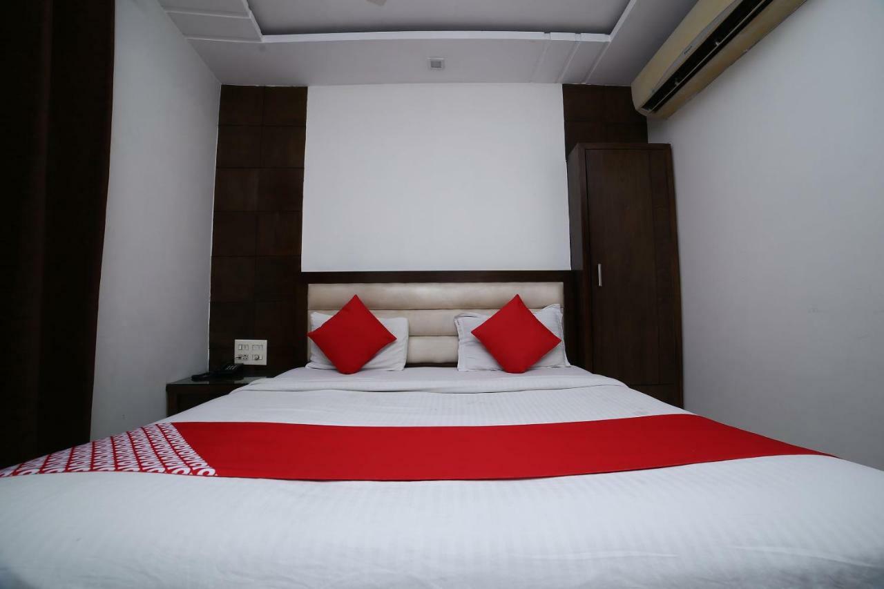ניו דלהי Oyo 11150 Hotel Jmd Rooms מראה חיצוני תמונה